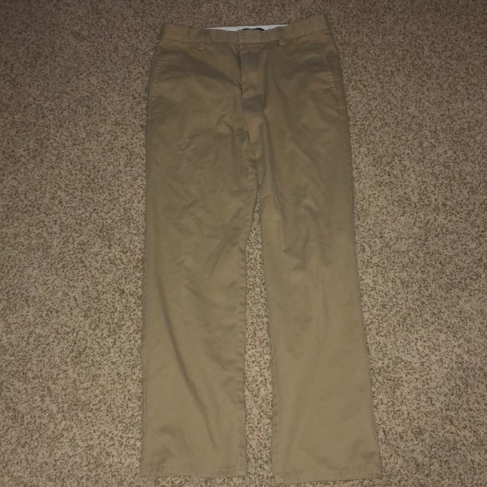 Men’s 32x32 khaki pants (slim fit)